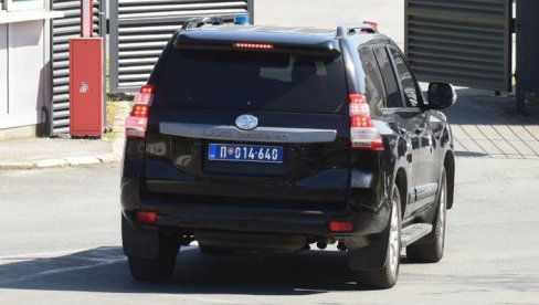 МИНЕ, ПИШТОЉИ И ДРОГА У ГАРАЖИ: Полиција разбила штек у Новом Саду