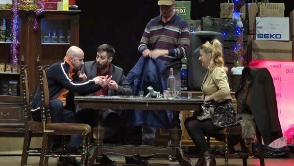 ПРЕДСТАВА ЗА ЕКСКУРЗИЈУ: Позоришни уметници поклањају приход од извођења Сумњивог лица сиромашим матурантима