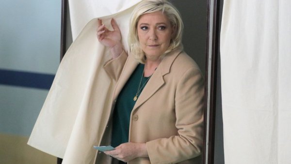 ПО РЕЦЕПТУ ДЕ ГОЛА: Марин ле Пен хоће заокрет Француске спољне политике