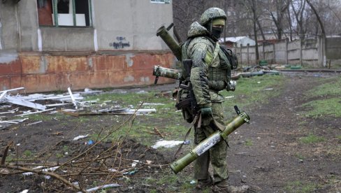 ГЛАВНА БИТКА УСКОРО У ДОНБАСУ: Зеленски тврди да у региону Доњецка и Луганска има 44.000  украјинских војника који ће се борити до краја