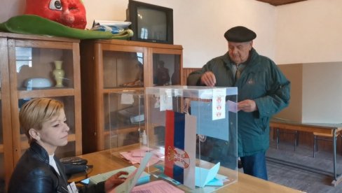 PONAVLJANJE IZBORA NA TERITORIJI TRSTENIKA: Građani glasaju na šest biračkih mesta