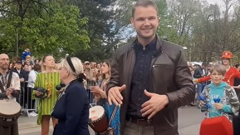 „BANJALUKA ŽIVI U PROLEĆE“ : Stanivuković otvorio karneval, pa zaplesao (FOTO/VIDEO)
