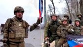 PREKALJENI SOMALIJCI PODIGLI ZASTAVU U MARIUPOLJU: Legendarni bataljon DNR posle krvavih borbi izbio na obalu Crnog mora (VIDEO)