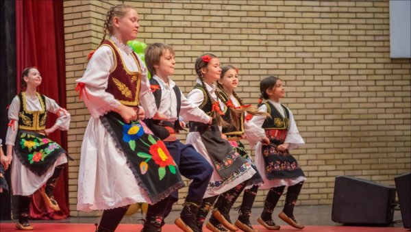 БУЂЕЊЕ РАНОГ ПРОЛЕЋА У ЗРЕЊАНИНУ: Традиционална дечија манифестација одржана после две године паузе (ФОТО)