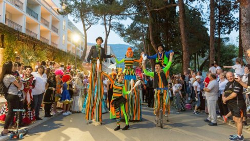 NEK ŽIVI LJUBAV! Karnevalom, koncertima i DJ žurkama Budva najavljuje uzbudljivo leto 2022.