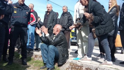 TERIĆ IZBAČEN NA ULICU: Još 10 porodica bivših radnika Prvoborca u Nikšiću strahuje od iseljenja