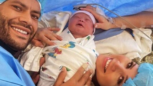 САПУНИЦА НА БРАЗИЛСКИ НАЧИН: Чувени фудбалер добио ћерку са сестричином бивше жене