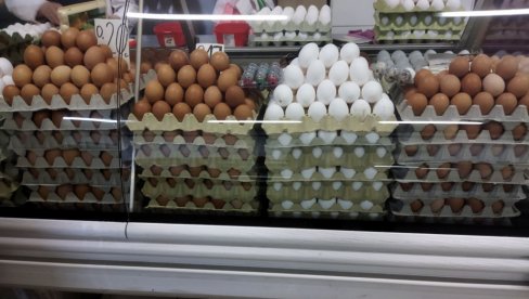 ŽUMANCE IMA CRVENU MRLJU: Da li takvo jaje sme da se jede?
