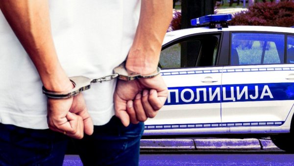 АКЦИЈА ПОЛИЦИЈЕ У ЛАЗАРЕВЦУ: Ухапшене две особе, пронађен кокаин и марихуана (ФОТО)