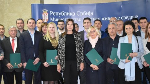 ДОДЕЉЕНА СРЕДСТВА ЗА 42 ПРОЈЕКТА: Вујовићева потписала уговоре за пројекте пошумљавања широм Србије