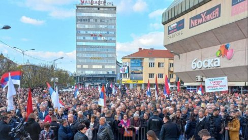 OVO JE POČETAK ODBRANE SLOBODE: Više od 20 hiljada građana na skupu u centru Banjaluke (FOTO/VIDEO)