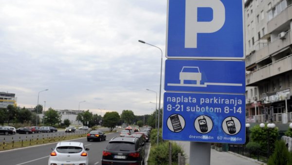 БЕСПЛАТНО ПАРКИРАЊЕ ЧЕТИРИ ДАНА: Трговински објекти на велики петак раде до 18.00, на Васкрс све затворено, превоз као суботом