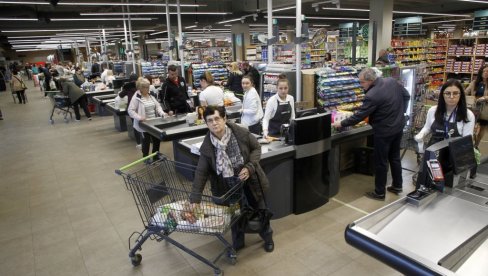 USKRŠNJA TRPEZA NA RATE! Građani Srpske pod velikim pritiskom zbog rasta cena osnovnih životnih namirnica