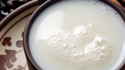 ПРОБАЋЕМО НАЋИ ТРАЈНО РЕШЕЊЕ: Данас састанак произвођача млека и премијерке Брнабић