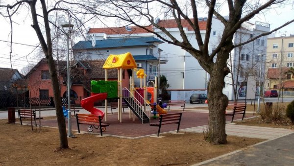 ОБНОВА ДЕЧЈИХ ИГРАЛИШТА: У Костолцу почиње реконструкција на више локација