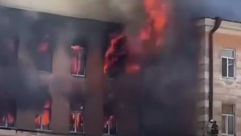 POŽAR U INSTITUTU KOJI JE PROJEKTOVAO RAKETU ISKANDER: Vatra progutala zgradu, dve osobe poginule u Tveru (VIDEO)