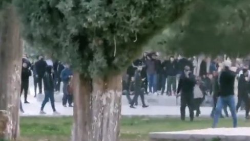 NOVI NEMIRI U JERUSALIMU: Sukob izraelske policije i Palestinaca kod Al Akse (VIDEO)