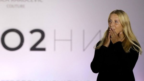 ХАЉИНА НЕ СМЕ ДА ИДЕ ИСПРЕД ЖЕНЕ КОЈА ЈЕ НОСИ: Верица Ракочевић, модна креаторка, представља нову колекцију и празничну трпезу