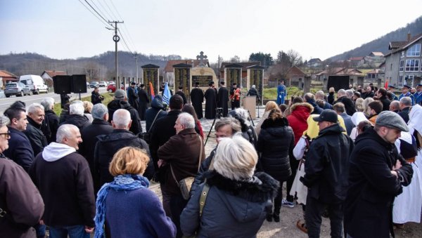 ДУГ ЖРТВАМА ИЗ ЦИКОТА: Спомен-обележје и мини монографија о страдањима 1941. код Лознице
