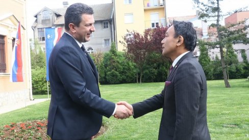 НАСТАВАК ДУГОГОДИШЊЕ САРАДЊЕ: Градоначелник Шапца угостио амбасадора Јапана у Србији