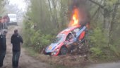 JEZIVE SCENE U HRVATSKOJ: Švedski reli vozač zabio se u drvo, auto se zapalio, trka prekinuta (FOTO/VIDEO)