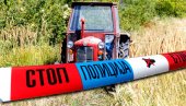 STRAVIČAN PRIZOR U GROCKOJ: Muškarac nađen upucan na traktoru, pored njega lovačka puška