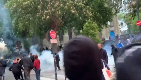 ПРОТЕСТИ ШИРОМ ФРАНЦУСКЕ: Протестне шетње у Рену Тулузу, Стразбуру, полиција у Паризу бацила сузавац