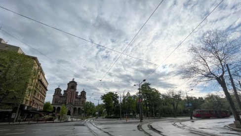 METEOROLOG NAJAVLJUJE LOKALNE PLJUSKOVE SA GRMLJAVINOM DO KRAJA DANA: Za vikend u celoj Srbiji umereno do potpuno oblačno