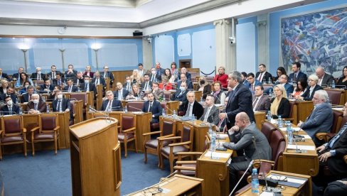 БОЈКОТ ЗБОГ ПОГАЖЕНЕ ВОЉЕ НАРОДА: Посланици црногорског парламента на Цетињу бирају шефа Скупштине и нову извршну власт