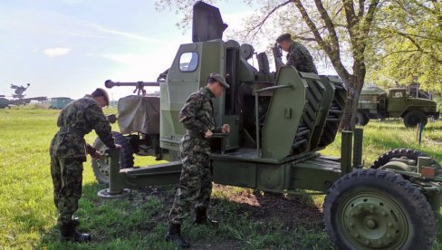 OBUKA PVO JEDINICA VS: Raketni sitemi Kub-m i topovi bofors spremni