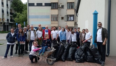 SAKUPILI 20 KESA SMEĆA: Novosađani u akciji čišćenja Za Almaški kraj