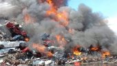 GORI OTPAD U TUZIMA: Požar velikog fronta u mestu Kuće Rakića