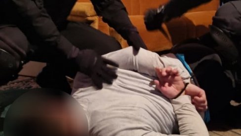 HAPŠENJE U ZRENJANINU: Policija kod muškarca (36) pronašla 14 kesica heroina