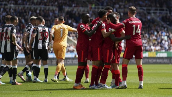 ЛИВЕРПУЛ ПОНОВО НА ВРХУ: Црвени славе Кеиту, сада је Сити на потезу (ВИДЕО)