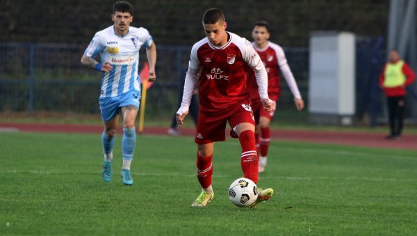 ВЕЉКО ИЛИЋ ПРЕСРЕЋАН ЗБОГ ПРВЕНЦА ЗА ПРОЛЕТЕР: Гол видео тек на семафору