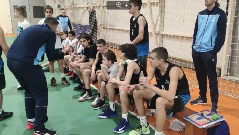 KOŠARKA OPET U ĐURINOJ VAROŠI: Mladi košarkaši Akademca iz Srpske Crnje takmičiće se u okviru Letnje lige (FOTO)