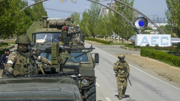 И У ДАНИМА ПРАЗНИКА АРТИЉЕРИЈА ЖЕСТОКО ГРУВАЛА: Пропале приче да ће руска операција у Украјини бити завршена до 9. маја