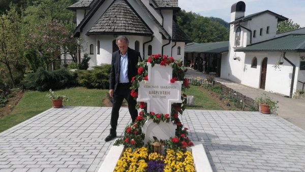 ГОРОСТАС ИЗ БОГОШТИЦЕ: Академик Мирковић одао почаст епископу Лаврентију