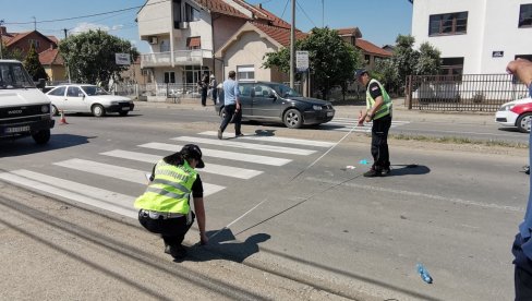 ПОВРЕЂЕНЕ ДЕВОЈЧИЦЕ: Саобраћајна несрећа у Крушевцу - ауто однео два детета (ФОТО)