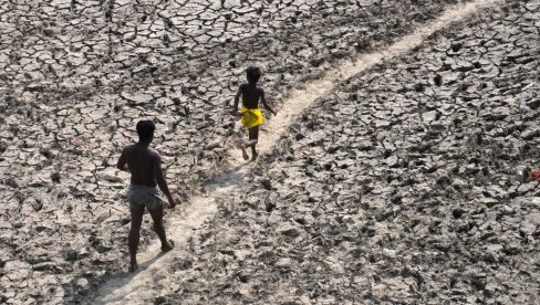 ОБОРЕНИ ТЕМПЕРАТУРНИ РЕКОРДИ У ИНДИЈИ: Несносне врућине највише погађају сиромашне