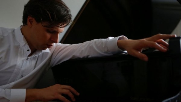 КЛАВИР И БАЛЕТ: Концерт Владимира Милошевића у Коларчевој задужбини