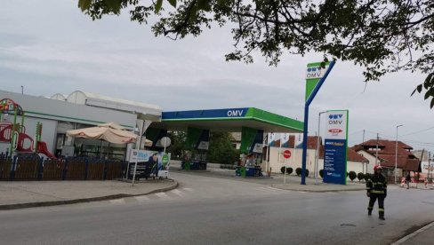 CUREO GAS IZ BENZINSKE PUMPE OMV: U ulici Vojvode Stepe u Čačku privremeno zaustavljen saobraćaj