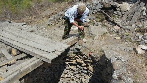 ЦИПЕЛЕ ИЗ КОЗНИКА ЧЕКАЛЕ 400 ГОДИНА: Откриће археолога у средњовековном граду између Александровца и Бруса