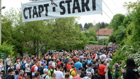 DVA DANA TRČE NA 19 STAZA: Iz Popovice startovao 45. fruškogorski maraton