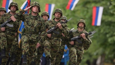 ПРВИ РЕГРУТИ У КАСАРНАМА НАЈРАНИЈЕ 2023: Србија све ближа коначној одлуци о одмрзавању обавезе служења војног рока укинуте пре 11 година