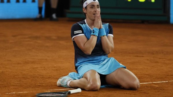 ИСТОРИЈСКА ПОБЕДА ТУНИШАНКЕ: Онс Џабир постала прва Африканка и прва арапска тенисерка са титулом на Мастерсу