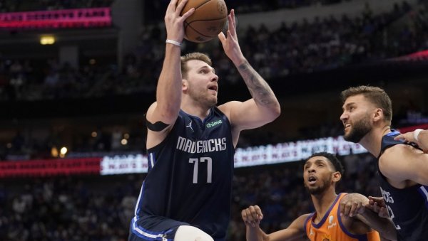 ДОНЧИЋ ПРОМАШИВАО ТРОЈКЕ: Далас и Филаделфија изједначили против Феникса и Мајамија