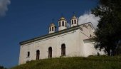 OBEZBEĐEN NOVAC: Saniraju se kupole na crkvi u selu Božica