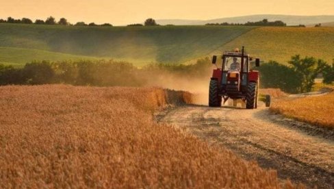 БОЉИ ДАНИ УЗ ЕУ ФОНДОВЕ: Министар Јоковић уверен да ће област пољопривреде превазићи кризу