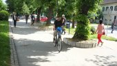 ДЕДА РАДЕТА НОГЕ СЛУШАЈУ У 10. ДЕЦЕНИЈИ: Радослав Ивановић (90) бициклом прешао 270 километара од Сремске Митровице до Бањалуке